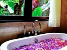 The Kampung Resort Ubud - Deluxe Suite Bathroom